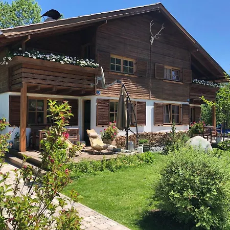 Chalet Tirolia *